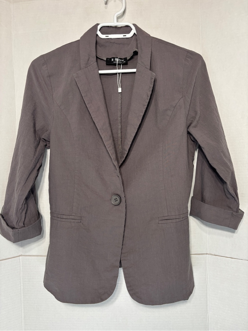 E-Retro Women’s Single-Button Blazer - Grey 3/4 Sleeves Simple Minimalist Design